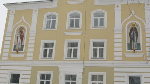 Фасад медцентра монастыря в Дивеево